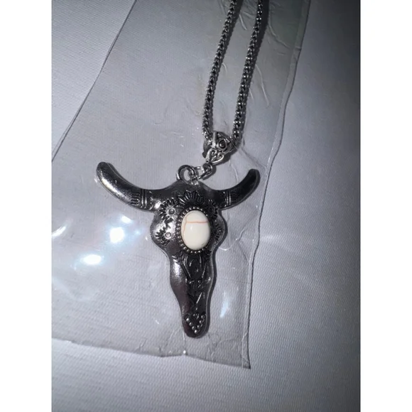 Western Cow Skull Necklace White Stone Silver Bull Head Pendant Boho Cowgirl 🤠 - Picture 4 of 5
